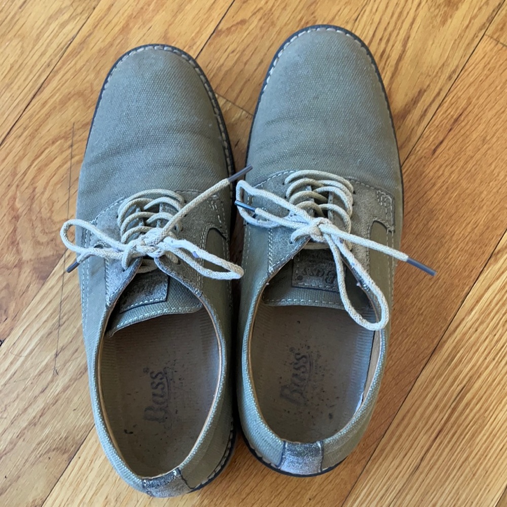 Men’s green shoes